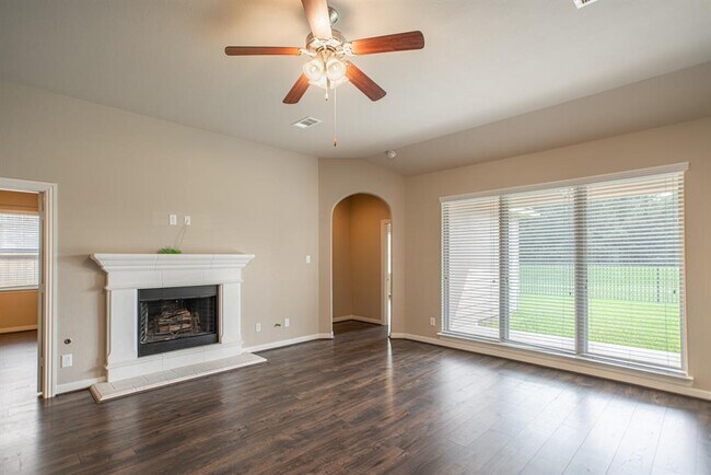 Building Photo - 99 West Wading Pond Circle