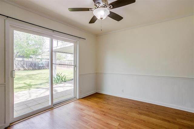 Building Photo - 237 NE Murphy Rd