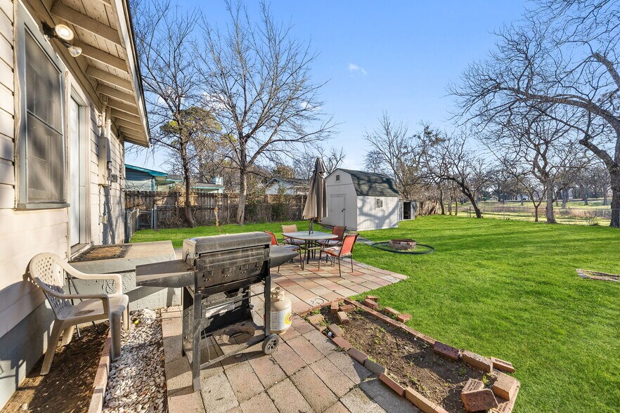 Building Photo - 319 Arnold Ave