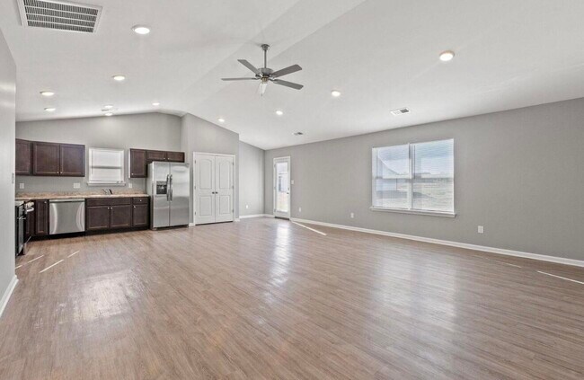 Building Photo - 121 Landry Ln
