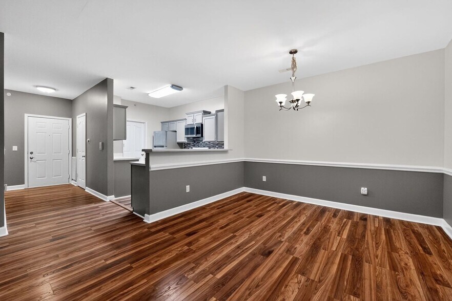 Building Photo - 16324 Redstone Mountain Ln