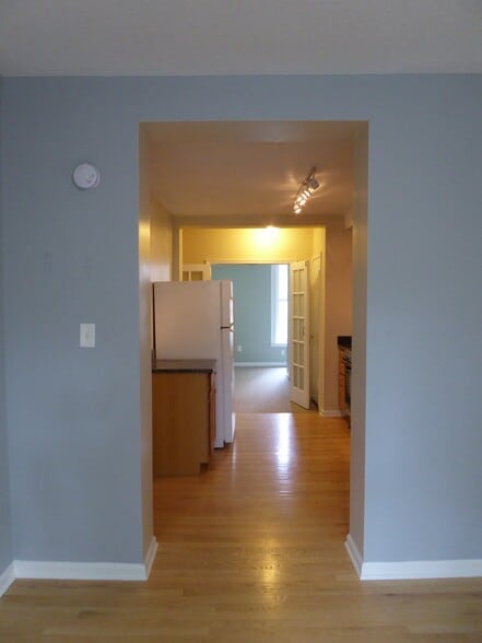 Building Photo - 118 3rd St NE