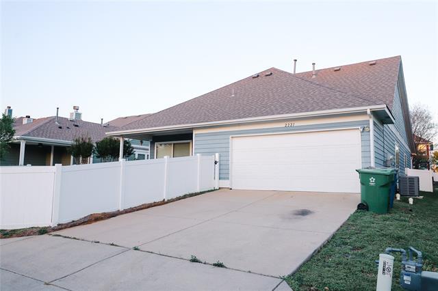 Building Photo - 2221 Rodgers Ln