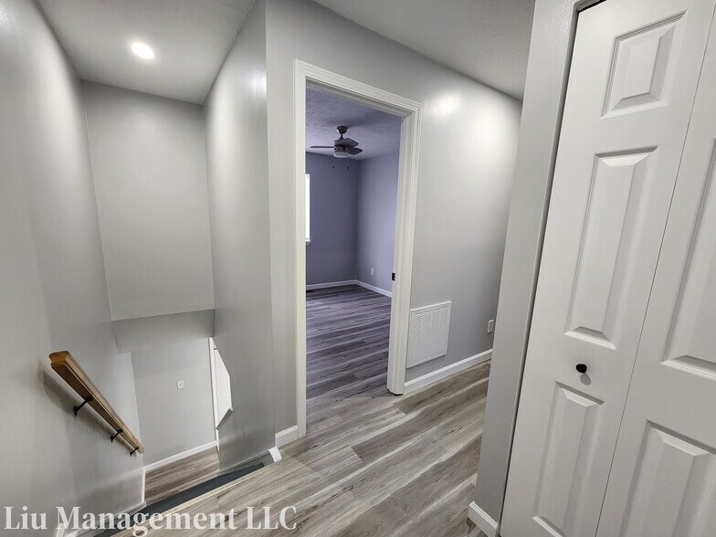 Building Photo - 3708 Dorval Pl