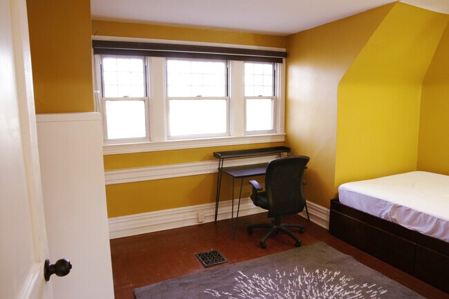 Building Photo - 405 West St