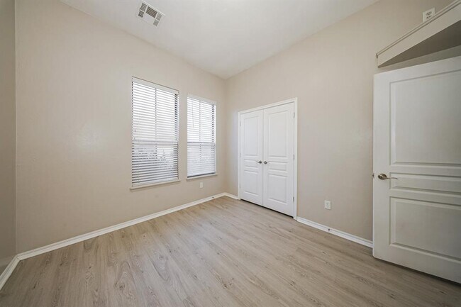 Building Photo - 16621 La Paloma Lane