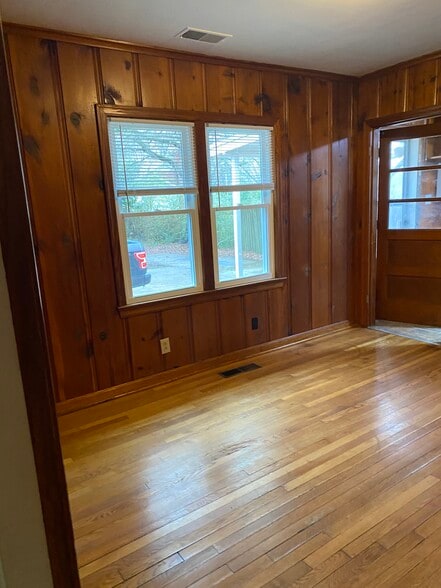 Bedroom - 730 Westwood Ave