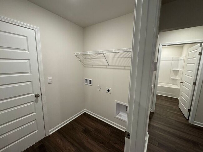 Building Photo - MOVE IN SPECIAL-Beautiful home available for rent