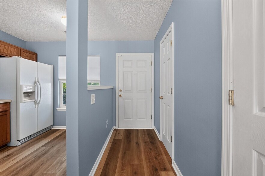 Building Photo - 204 Butler Pl