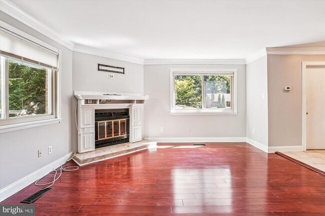 Building Photo - 3809 Hemlock Way