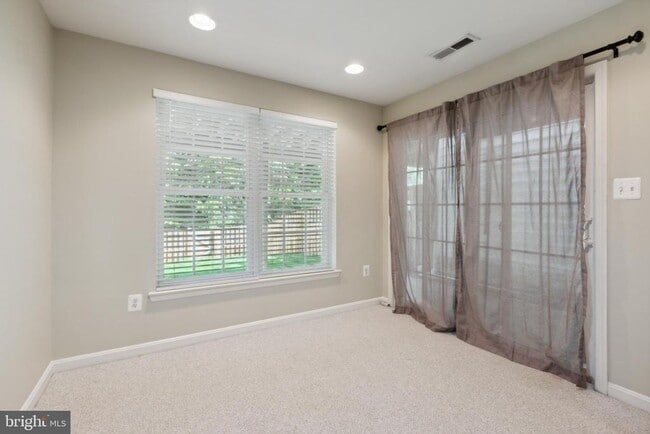 Building Photo - 2482 Jostaberry Way