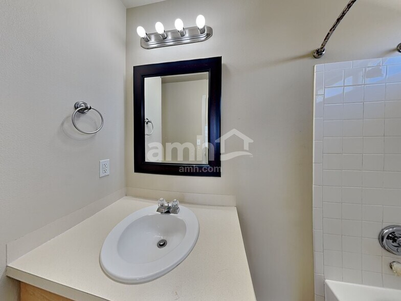 Building Photo - 7801 Ash Point Cir