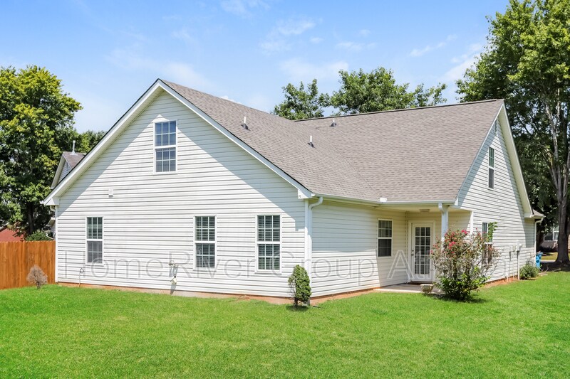Building Photo - 112 Tyler Way