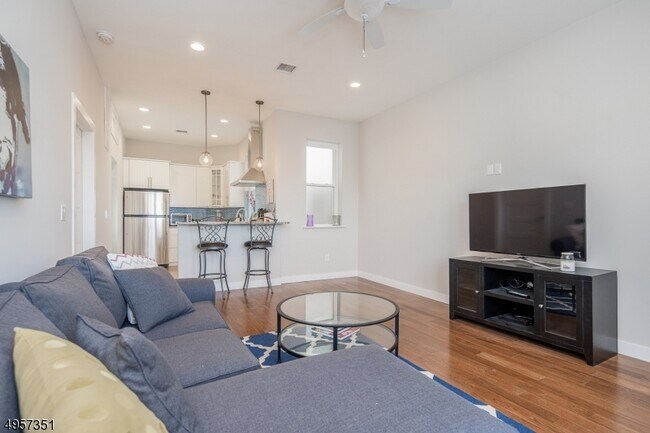 Building Photo - 82 Hackensack St