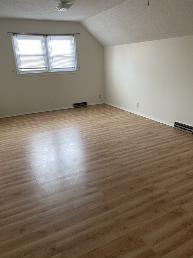 Building Photo - 14706 Harvey Oaks Ave