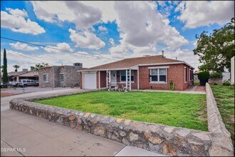 Building Photo - 815 Ellis St