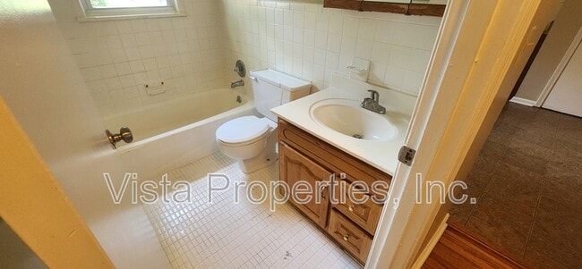 Building Photo - 3412 Winnland Dr