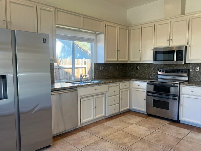 Building Photo - 15264 Medella Cir