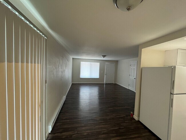 Building Photo - 110 Stanford Dr