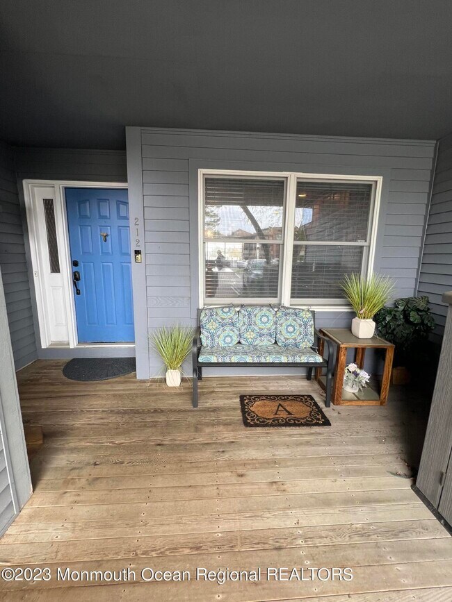 Building Photo - 85 E Water St