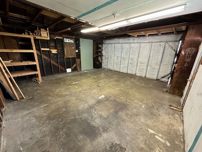 Building Photo - 535 N Olive St