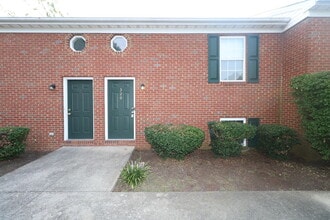 Building Photo - 320 Lakeview Dr
