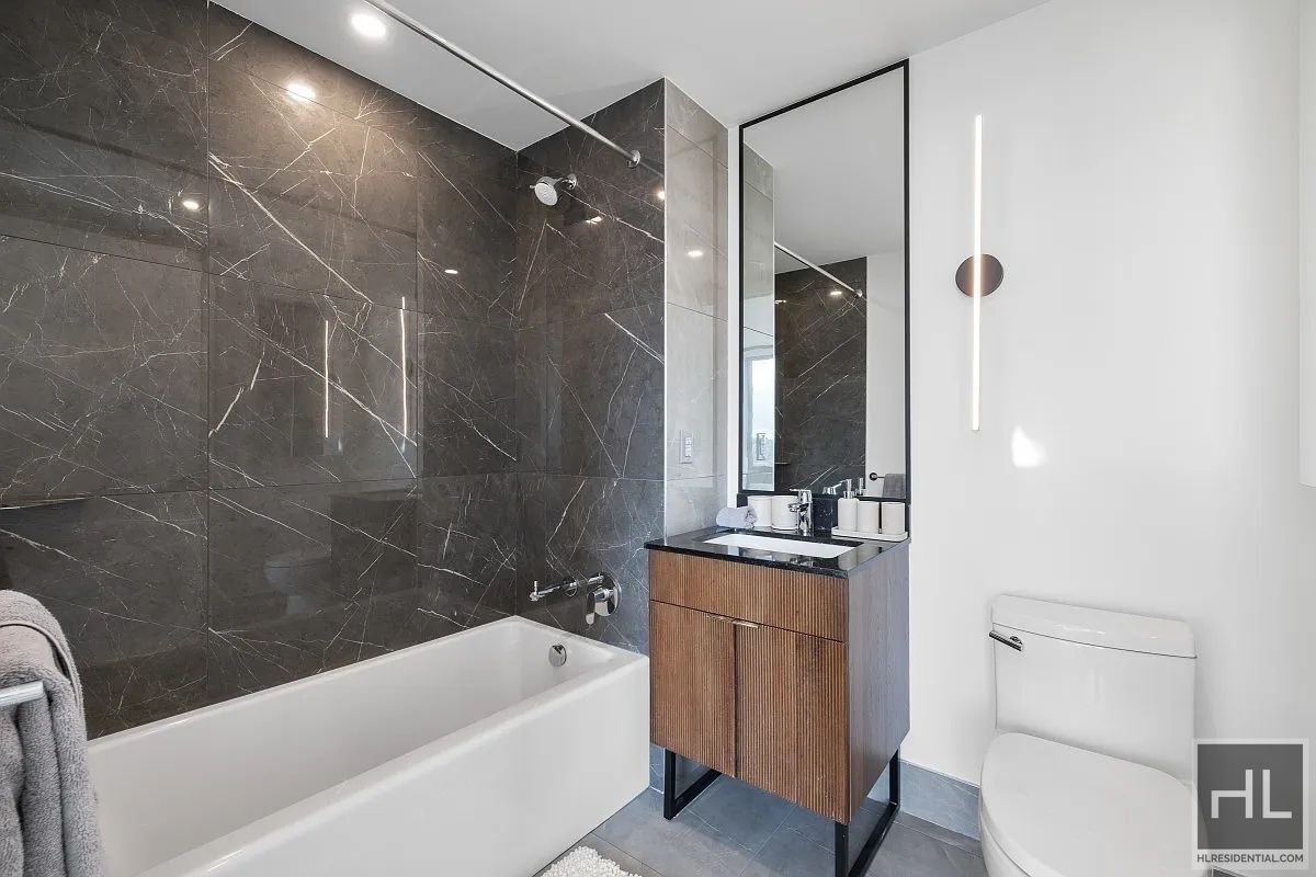 Building Photo - Luxurious Woodside 2 Bedroom/2 Bath  with Views!