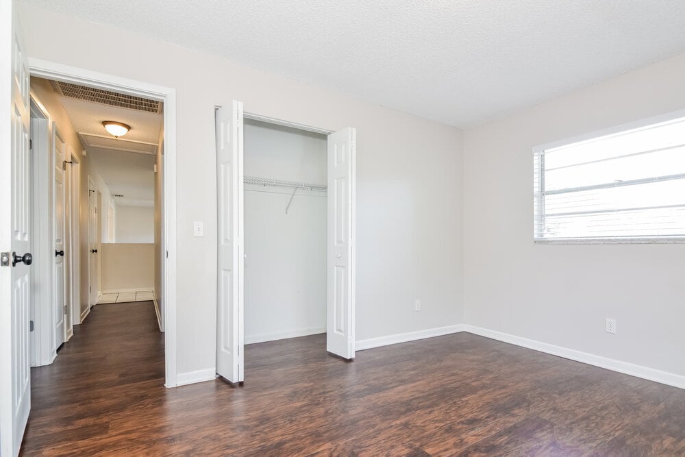 Building Photo - 110 7th Jpv St