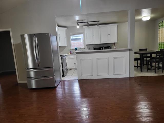 Building Photo - 1018 Vegas Dr