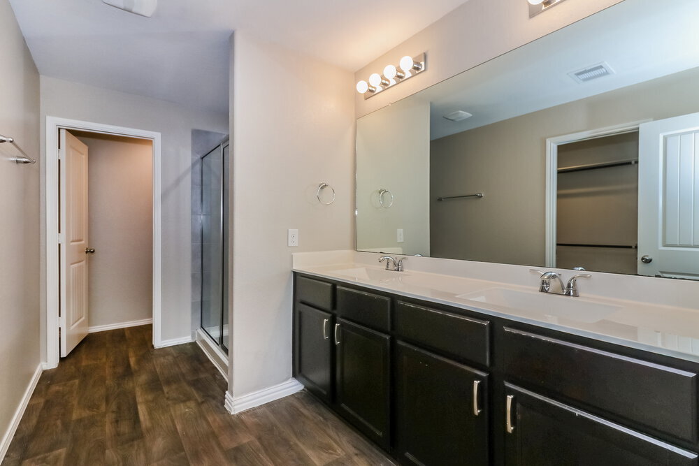 Building Photo - 8102 Rose Petals Ln