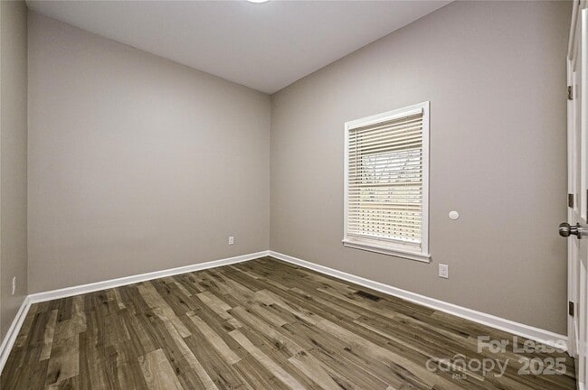 Building Photo - 117 W Henderson St