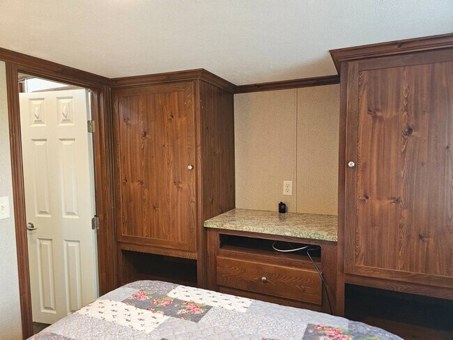 Building Photo - 200 S Banana River Dr