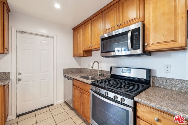 Building Photo - 3933 Woolwine Dr