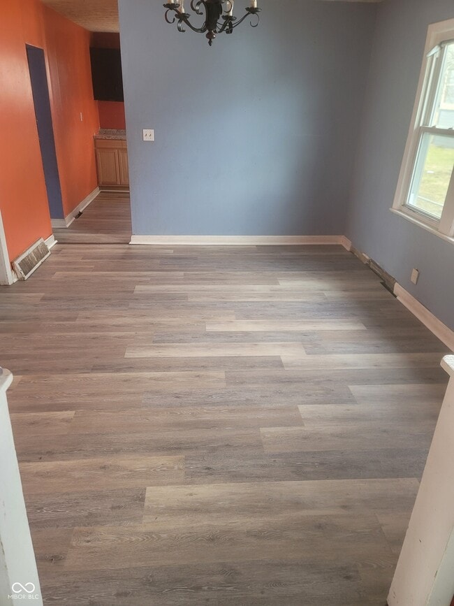 Building Photo - 3313 W 9th St