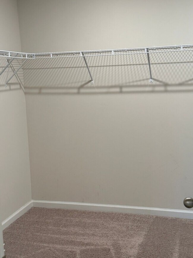 Building Photo - Spacious 3BR Townhome in Lawrenceville