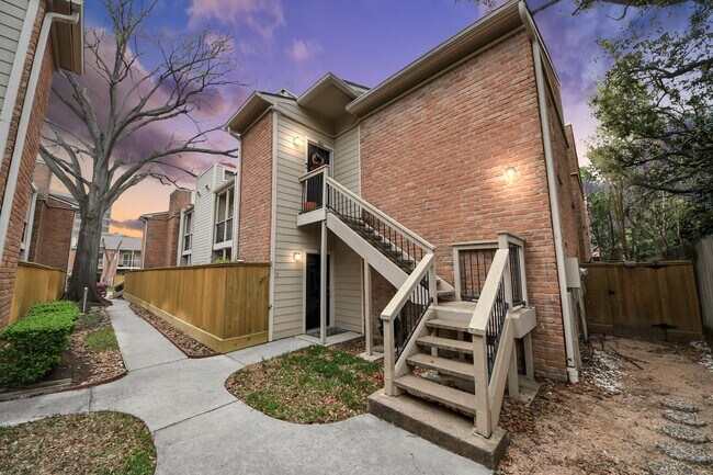 Building Photo - 2001 Bering Dr