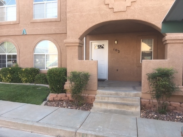 Primary Photo - Wonderful La Paloma Home!
