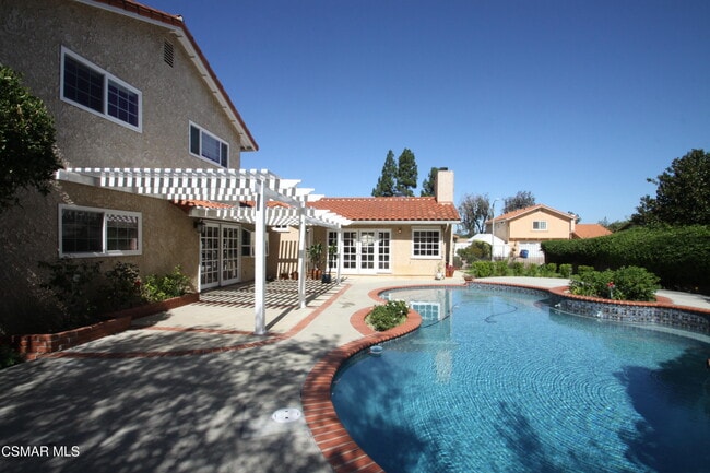 Building Photo - 186 Poplar Crest Ave