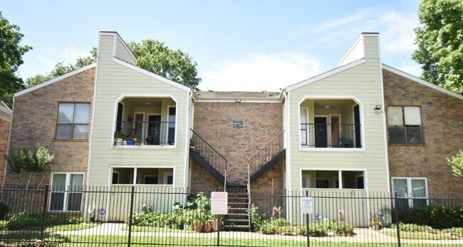 Primary Photo - 6602 Harbor Town Dr