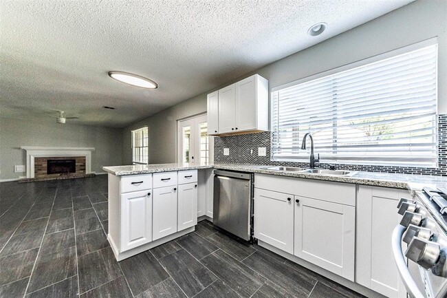 Building Photo - 3909 Spring Arbor Ct