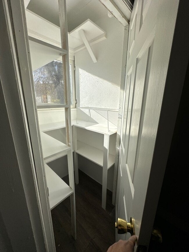 Building Photo - N10th332