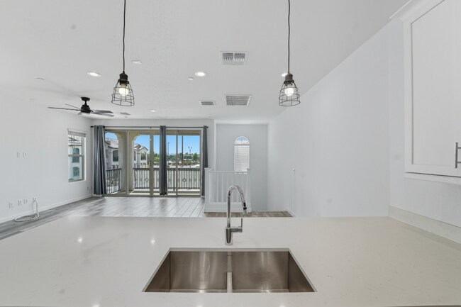 Building Photo - Like Brand New Luxurious Modern 3 Bedroom 2 Bath Townhome in Warner Meadow – Rare Rental Opportun...