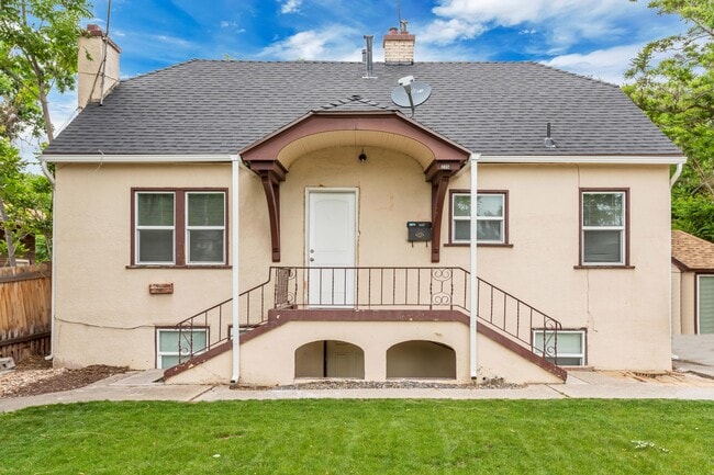 Building Photo - 275 E 200 S