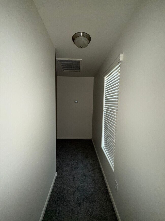 Building Photo - Beautiful 3 bedroom home in Gilbert! NEW CARPET NEW PAINT