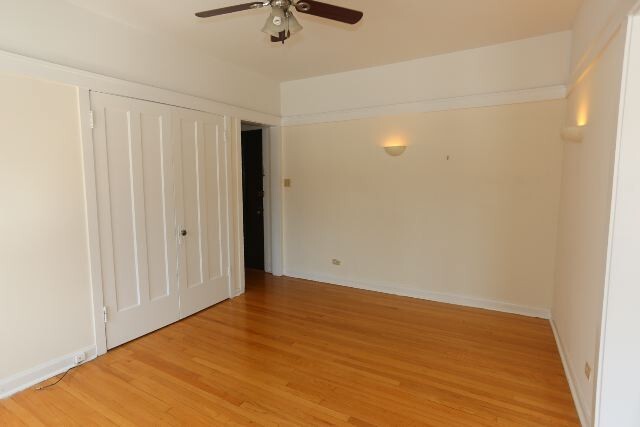 Building Photo - 821 W Waveland Ave