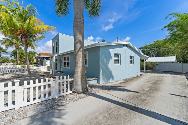 Building Photo - 1779 Len Dr