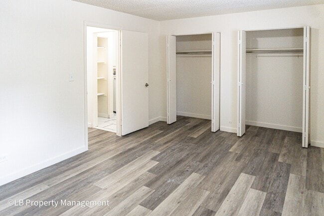 Building Photo - 4643 S Lowell Blvd