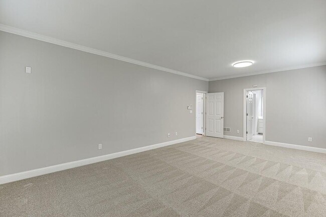 Building Photo - 9345 Riverclub Pkwy