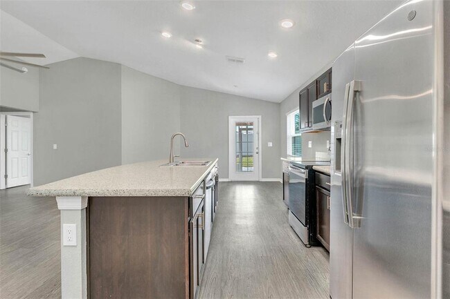 Building Photo - 1092 Zion Dr