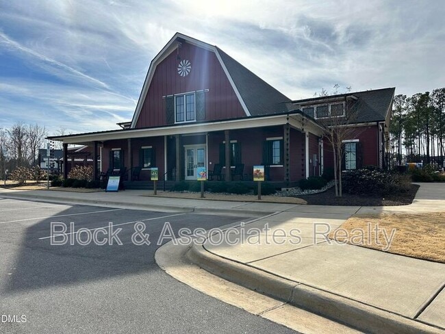 Building Photo - 99 Daybreak Way